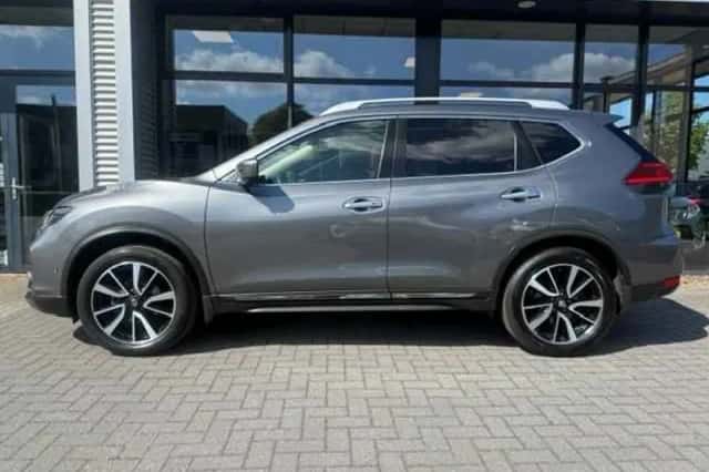 Nissan X-Trail (2018) thumbnail 3