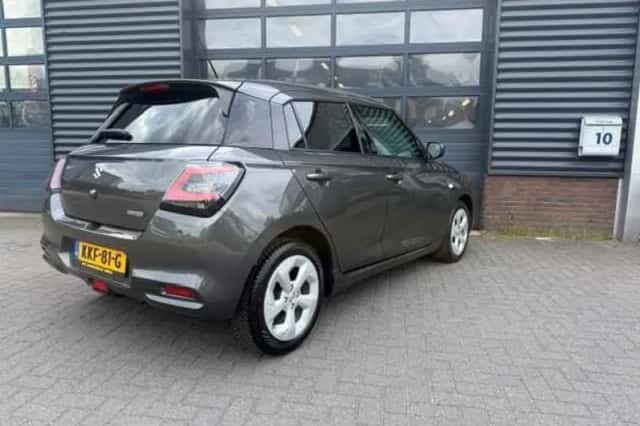 Suzuki Swift (2025) thumbnail 2