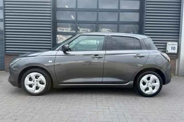 Suzuki Swift (2025) thumbnail 3