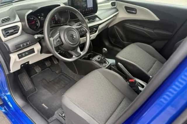 Suzuki Swift (2025) thumbnail 5