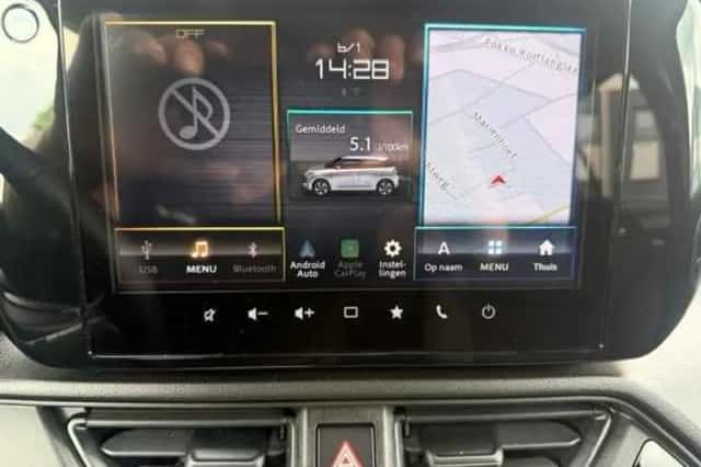 Suzuki Swift (2025) thumbnail 6