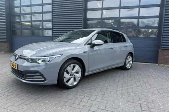 Volkswagen Golf (2022) thumbnail 1