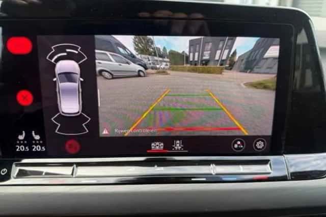 Volkswagen Golf (2022) thumbnail 6