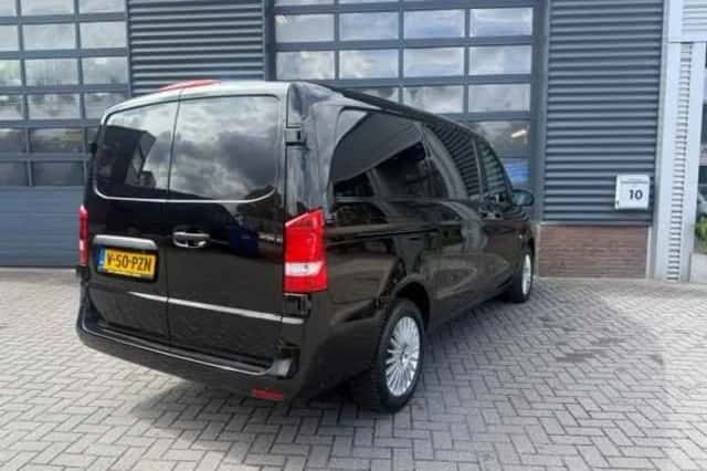 Mercedes-Benz Vito (2022) thumbnail 2