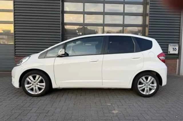 Honda Jazz (2013) thumbnail 3