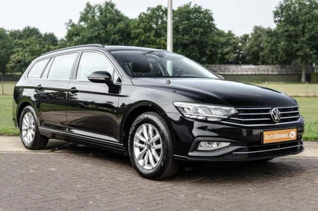 Volkswagen Passat (2022) thumbnail 1