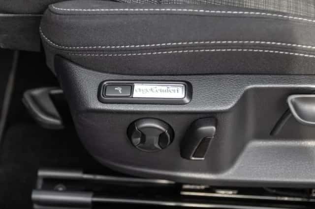 Volkswagen Passat (2022) thumbnail 6