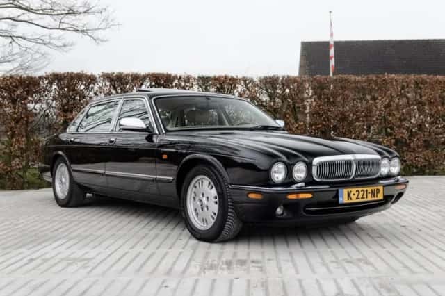 Daimler V8 (1999) thumbnail 1