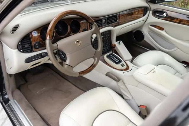 Daimler V8 (1999) thumbnail 6