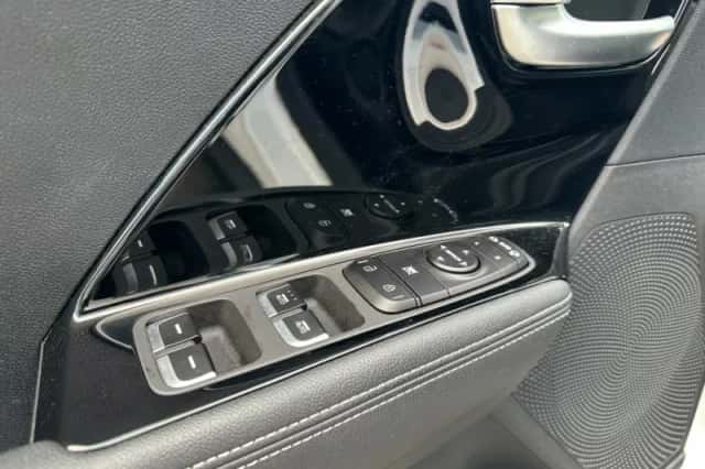 Kia Niro (2020) thumbnail 5