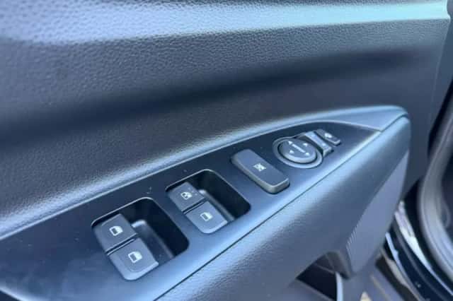 Kia Stonic (2026) thumbnail 6
