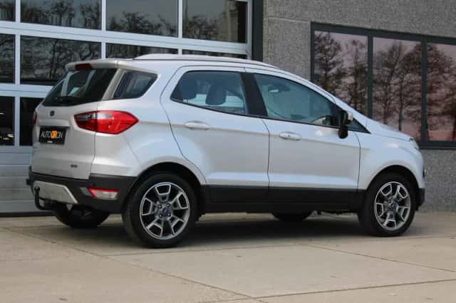 Ford EcoSport (2017) thumbnail 3