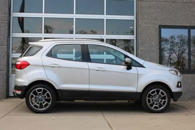 Ford EcoSport (2017) thumbnail 4