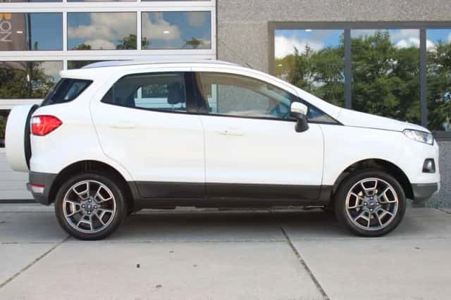 Ford EcoSport (2014) thumbnail 4