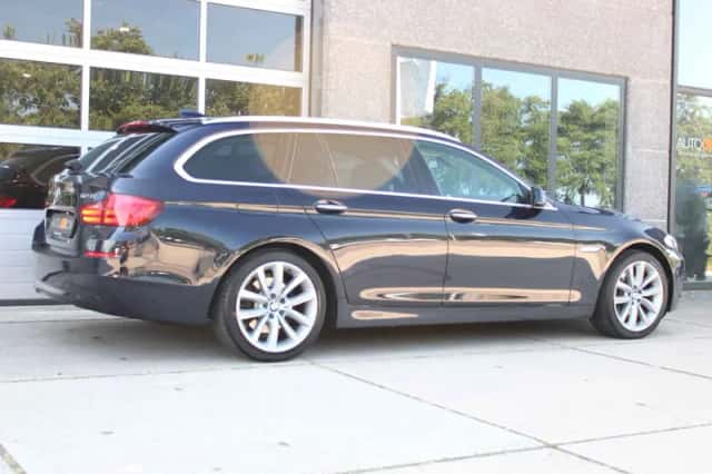 BMW 5-Serie (2011) thumbnail 3