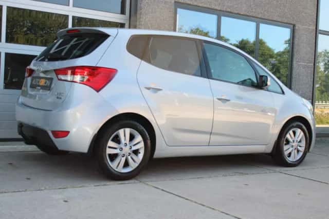 Hyundai ix20 (2011) thumbnail 3