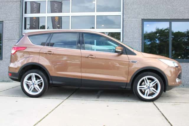 Ford Kuga (2013) thumbnail 4