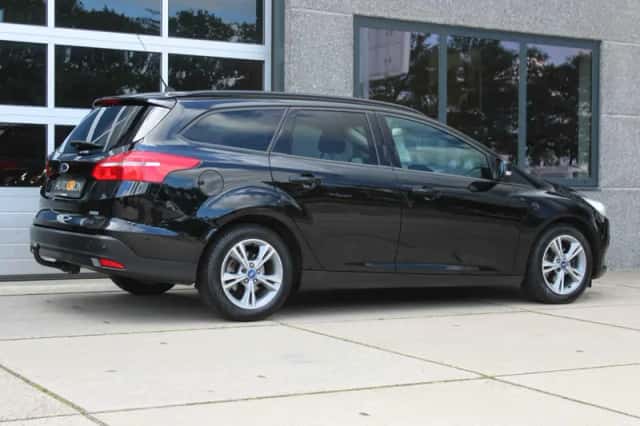 Ford Focus (2016) thumbnail 3