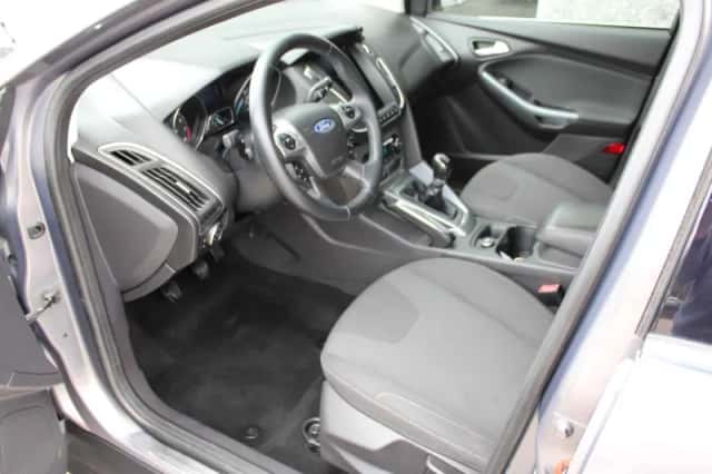 Ford Focus (2012) thumbnail 6