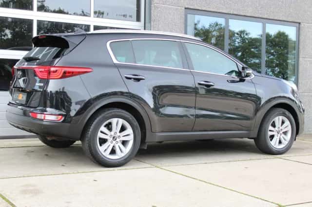 Kia Sportage (2016) thumbnail 3
