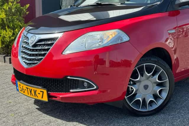 Lancia Ypsilon (2012) thumbnail 4