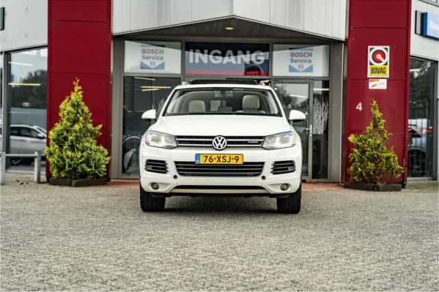 Volkswagen Touareg (2011) thumbnail 6