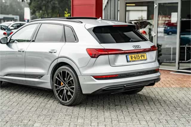 Audi e-tron (2022) thumbnail 3