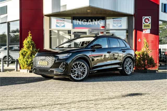 Audi Q4 e-tron (2021) thumbnail 1