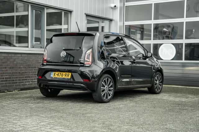 Volkswagen Up! (2018) thumbnail 3