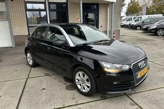 Audi A1 (2013) thumbnail 3
