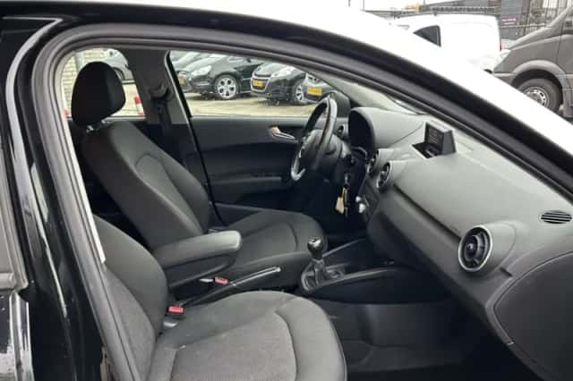 Audi A1 (2013) thumbnail 4