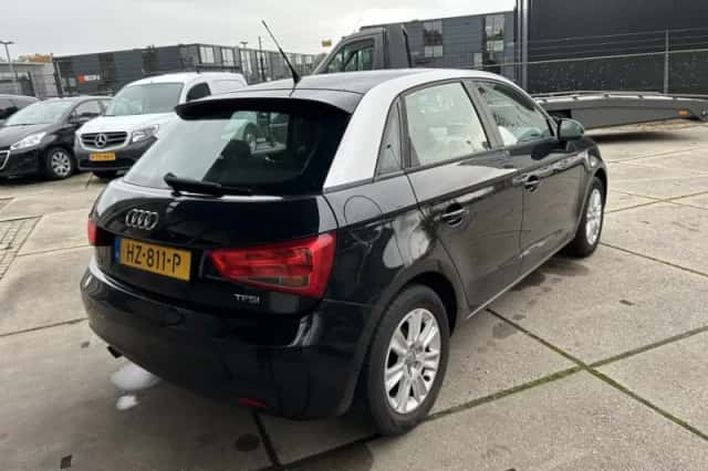 Audi A1 (2013) thumbnail 6