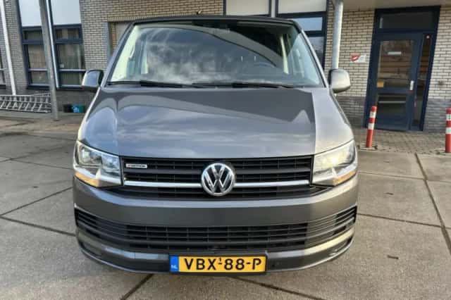 Volkswagen Transporter (2019) thumbnail 2