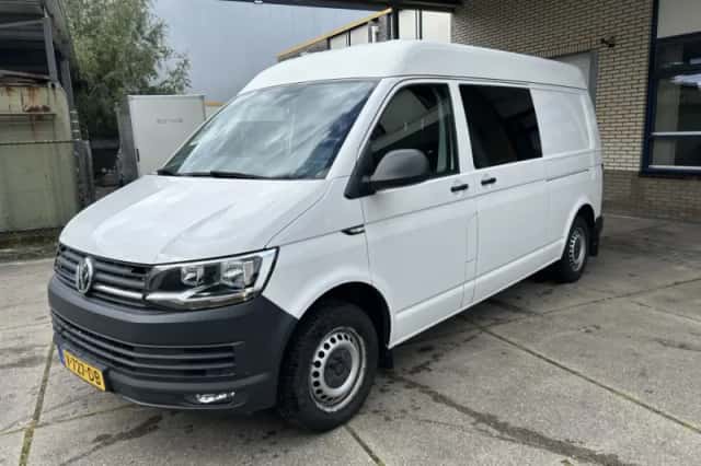 Volkswagen Transporter (2017) thumbnail 1
