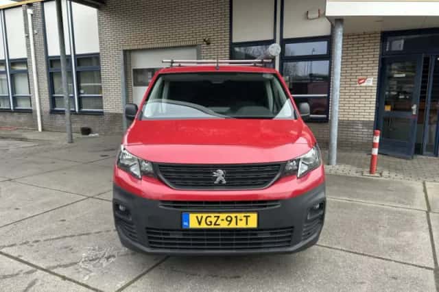 Peugeot Partner (2020) thumbnail 2