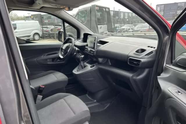 Peugeot Partner (2020) thumbnail 4