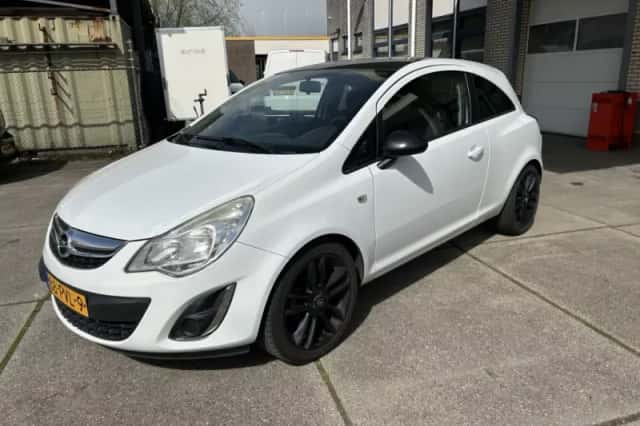 Opel Corsa (2011) thumbnail 1