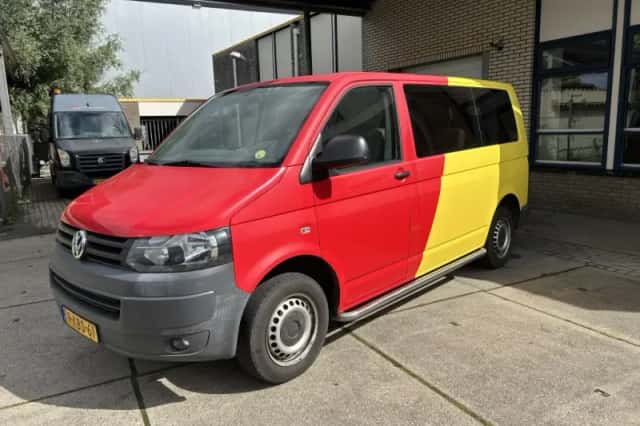 Volkswagen Transporter (2013) thumbnail 1