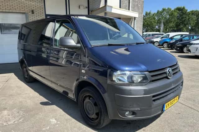 Volkswagen Transporter (2015) thumbnail 1