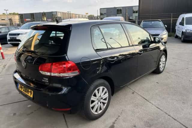 Volkswagen Golf (2012) thumbnail 6