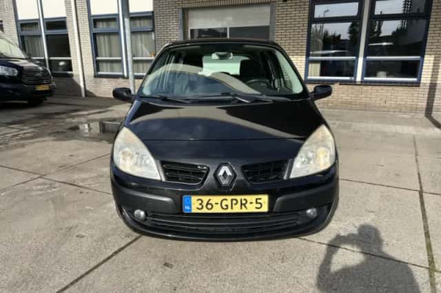Renault Scénic (2008) thumbnail 2