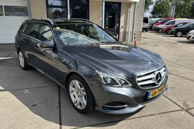 Mercedes-Benz E-Klasse (2015) thumbnail 1