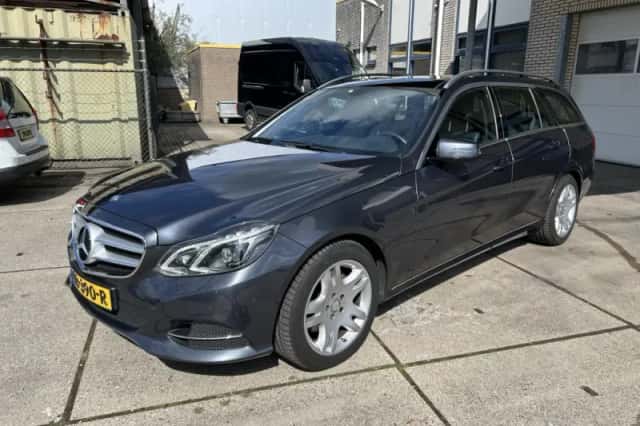 Mercedes-Benz E-Klasse (2015) thumbnail 3