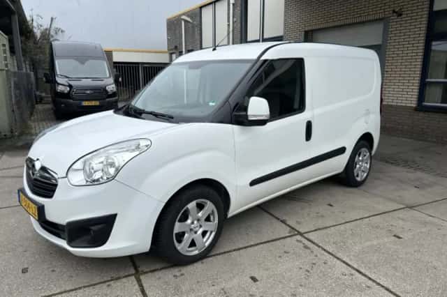 Opel Combo (2018) thumbnail 1