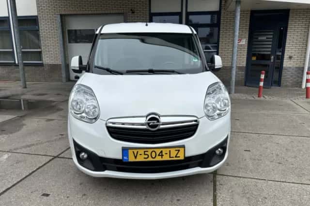 Opel Combo (2018) thumbnail 2
