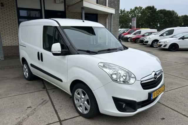 Opel Combo (2018) thumbnail 3