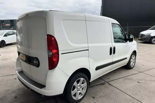 Opel Combo (2018) thumbnail 4