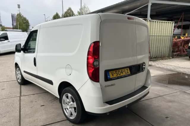 Opel Combo (2018) thumbnail 6