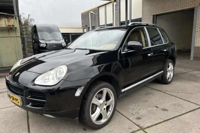 Porsche Cayenne (2006) thumbnail 1