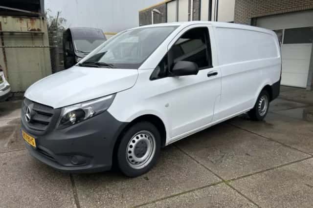 Mercedes-Benz Vito (2021) thumbnail 1